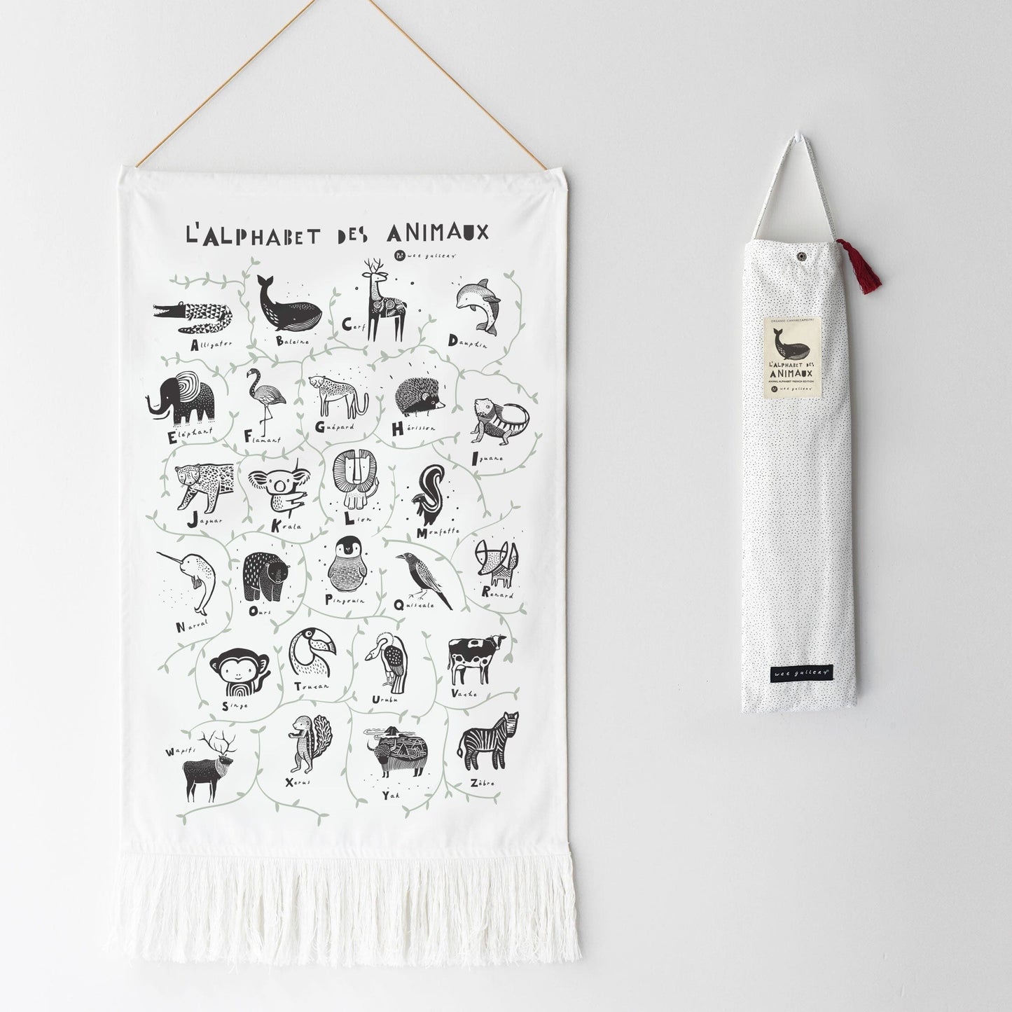 Animal Alphabet Tapestry - French Edition Decor
