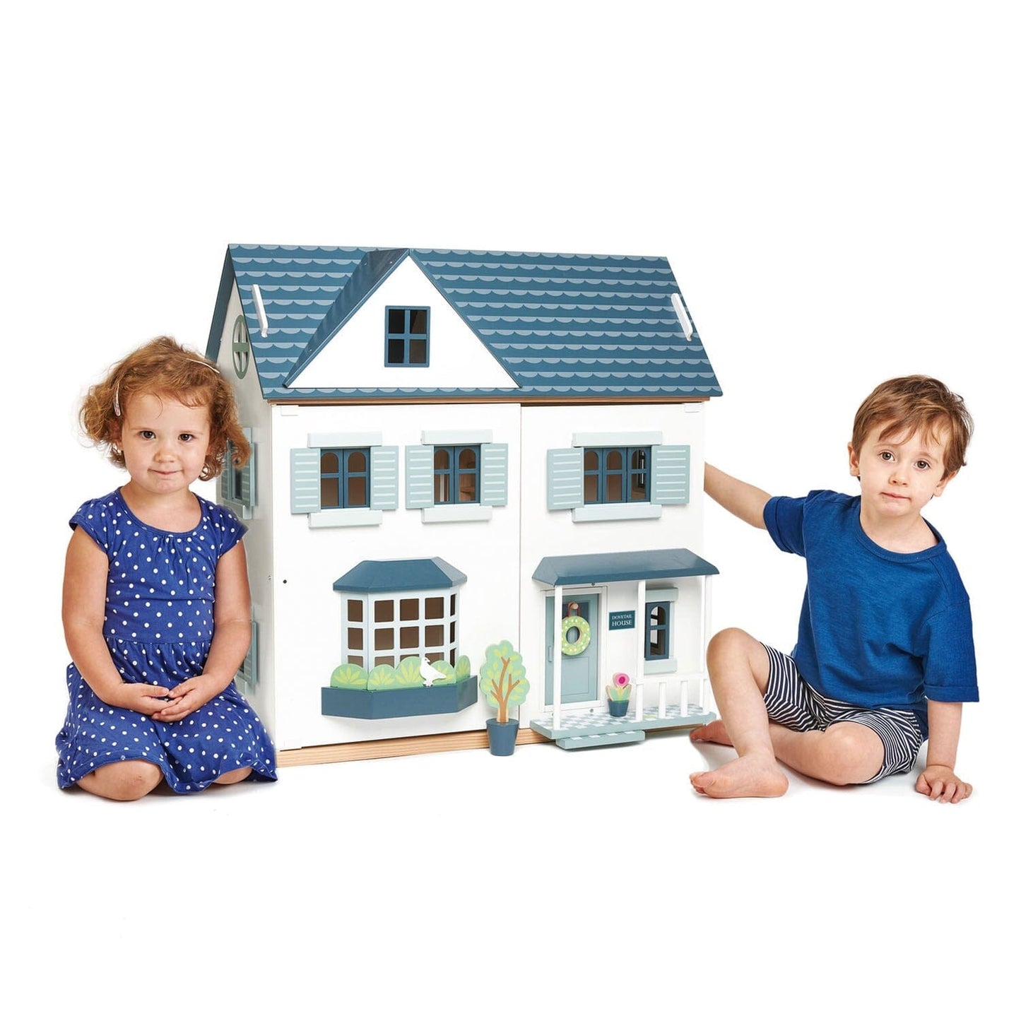 Kids with Tender Leaf Dollhouse Dovetail House