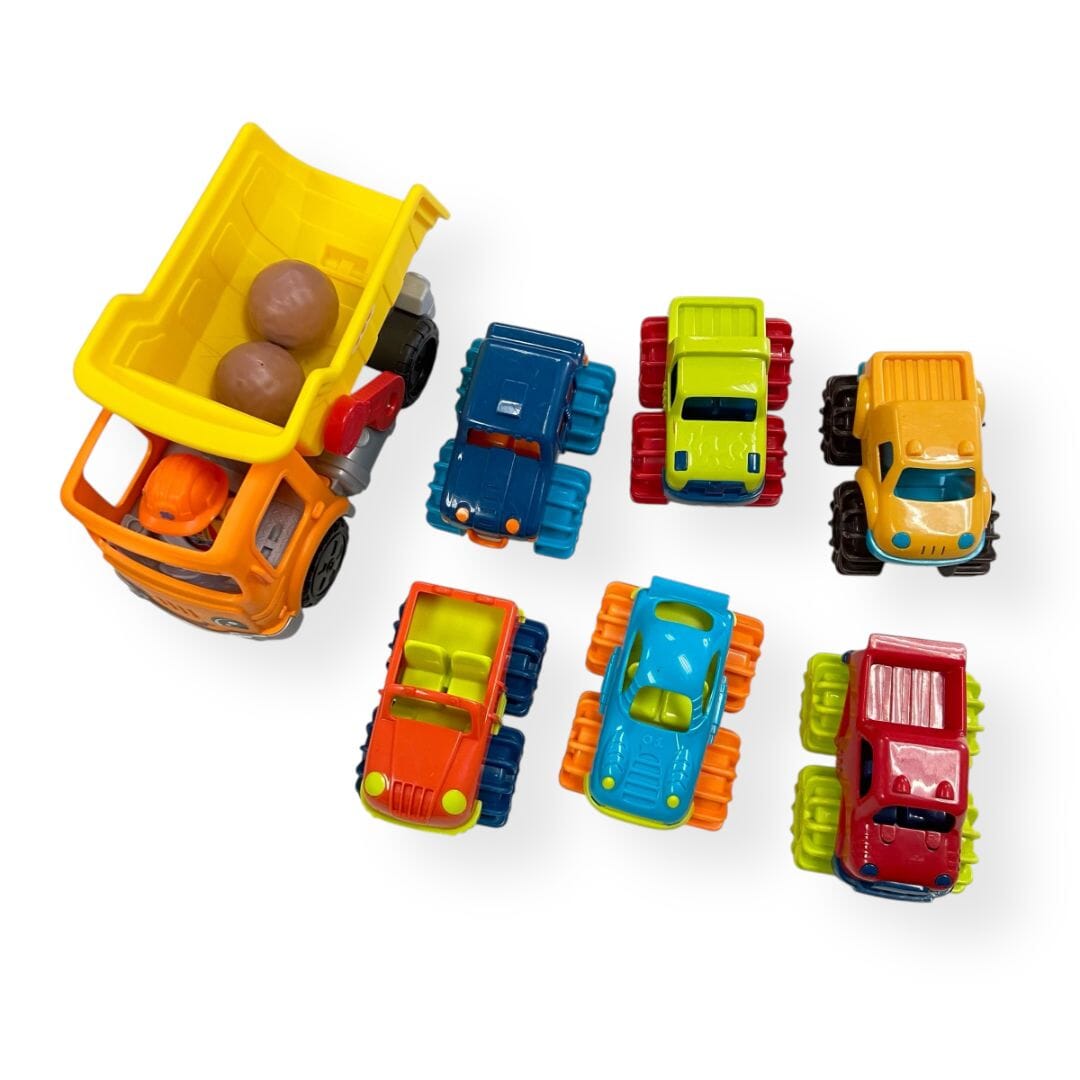TOYCYCLE - Little People Dump Truck Bundle