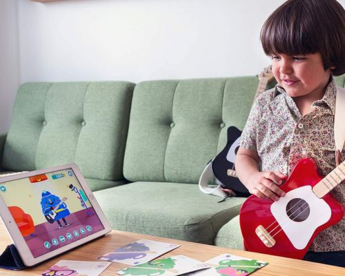 Loog Mini Guitar with app and chord cards