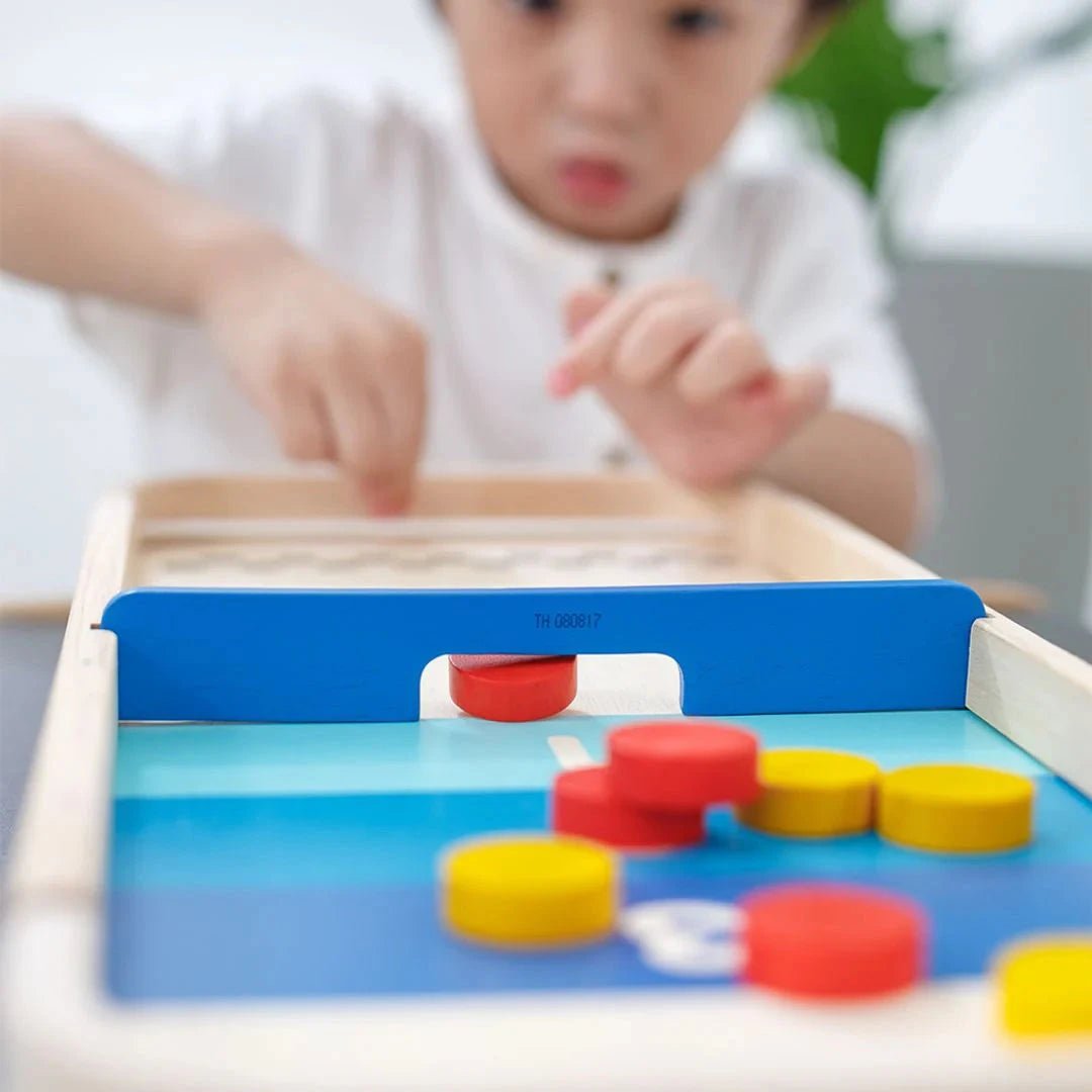PlanToys - PlanToys 2 - in - 1 Shuffleboard Game