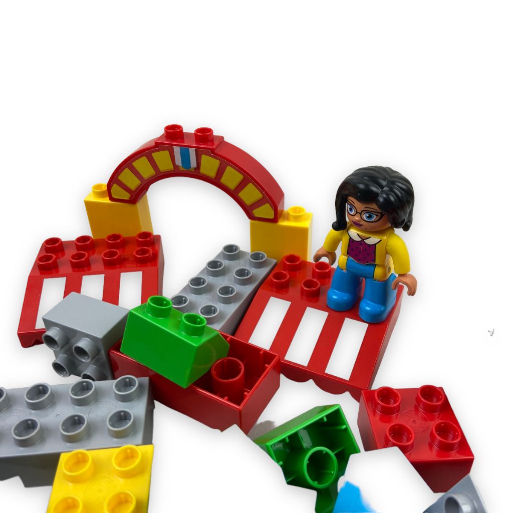 TOYCYCLE - Lego Duplo Mixed Set with Yellow Car