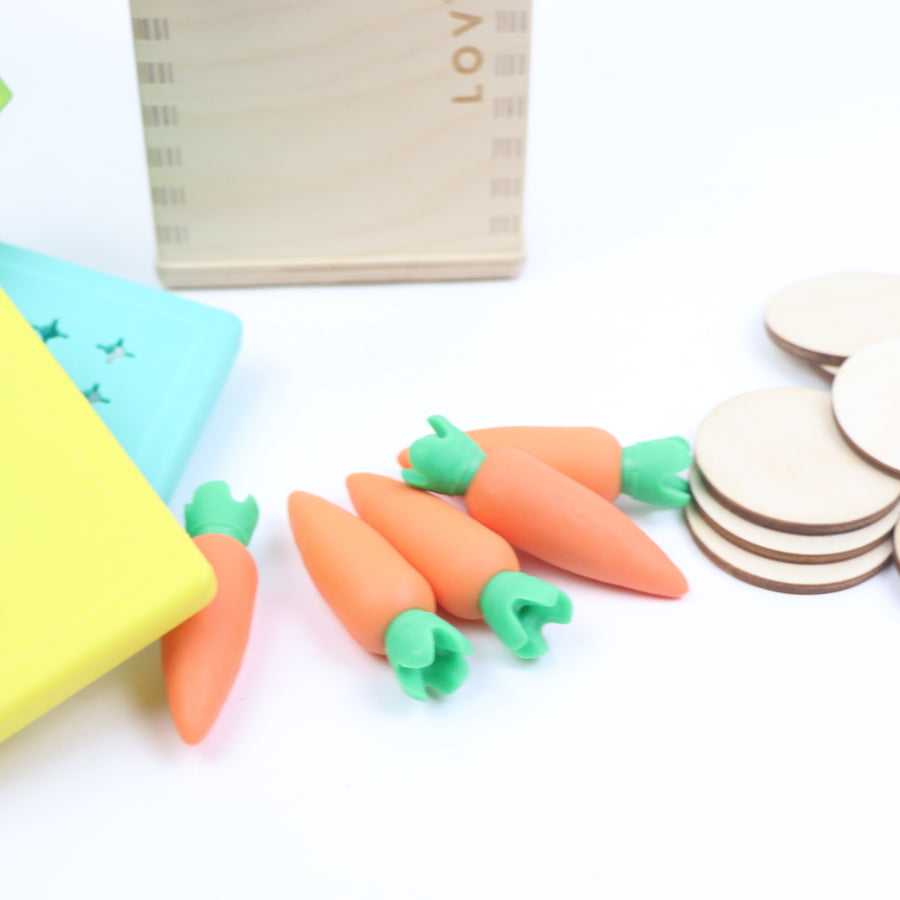 Lovevery Wooden Coin Bank and Carrot Counting Set
