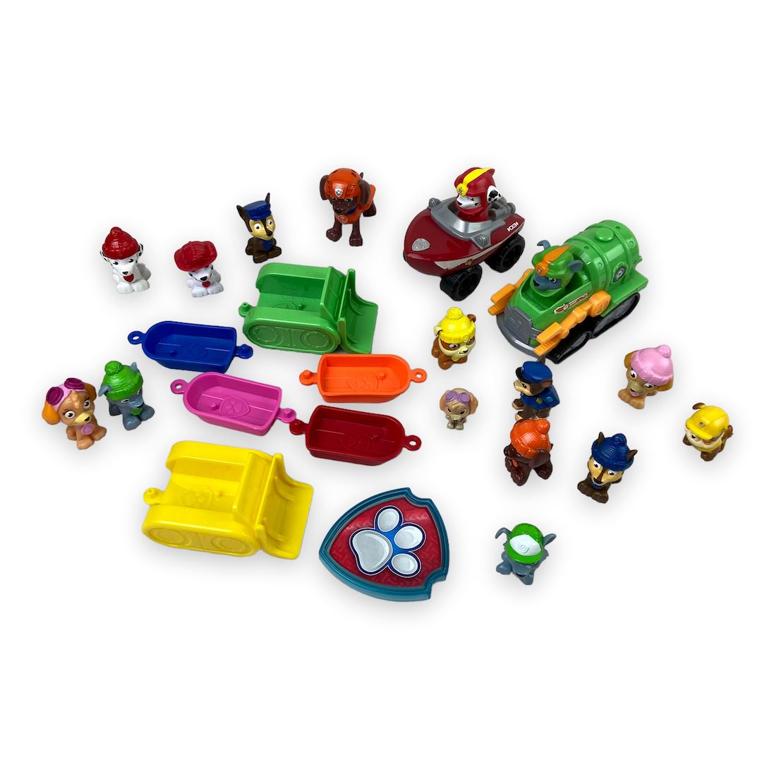Paw Patrol Play Bundle with Mini Figures Action & Toy Figures