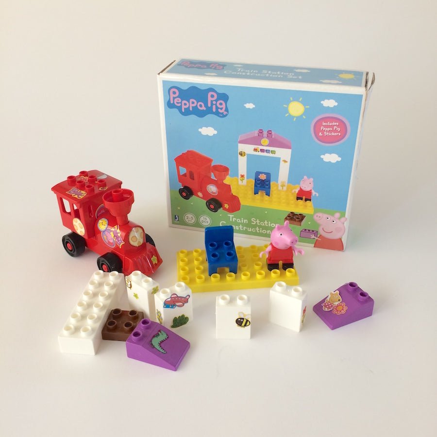 toycycle - Peppa Pig Train Station Construction