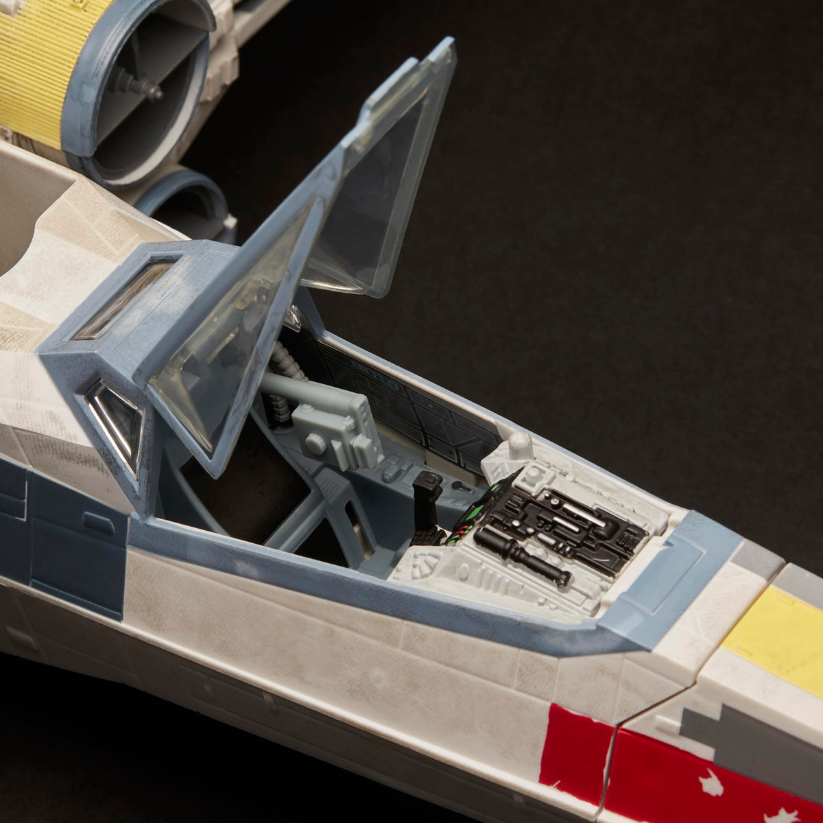 Star Wars Vintage Collection Luke Skywalker Red 5 X-Wing E6137