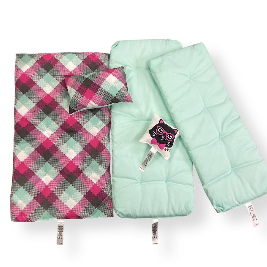 American Girl - American Girl Comforter Set with Pillows