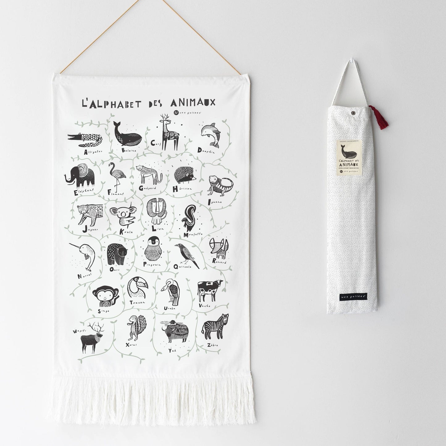 Animal Alphabet Tapestry - French Edition Decor 