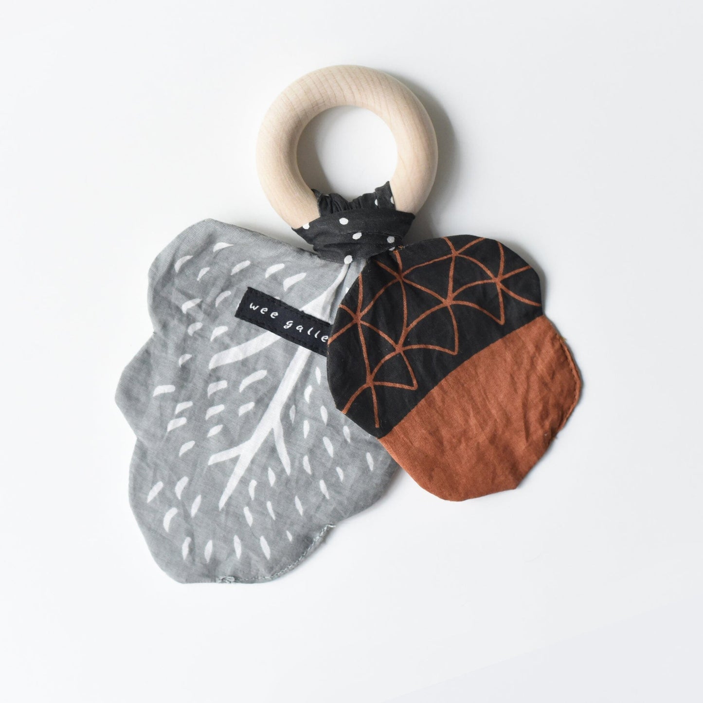 Wee Gallery - Crinkle Teether - Acorn