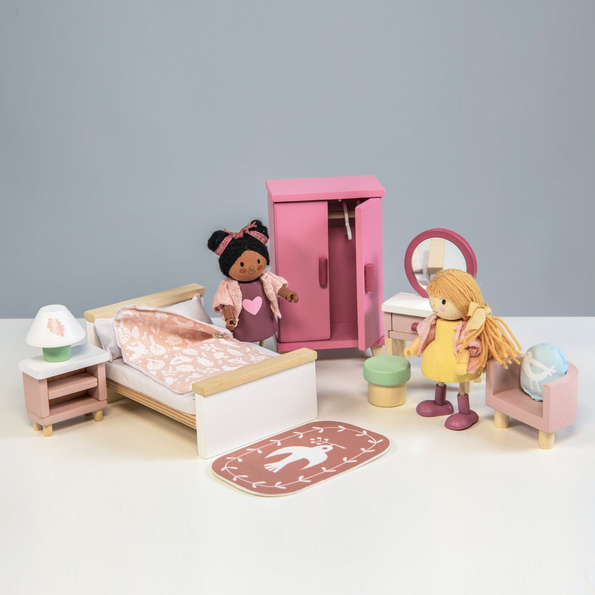 Dolls House Bedroom Furniture 