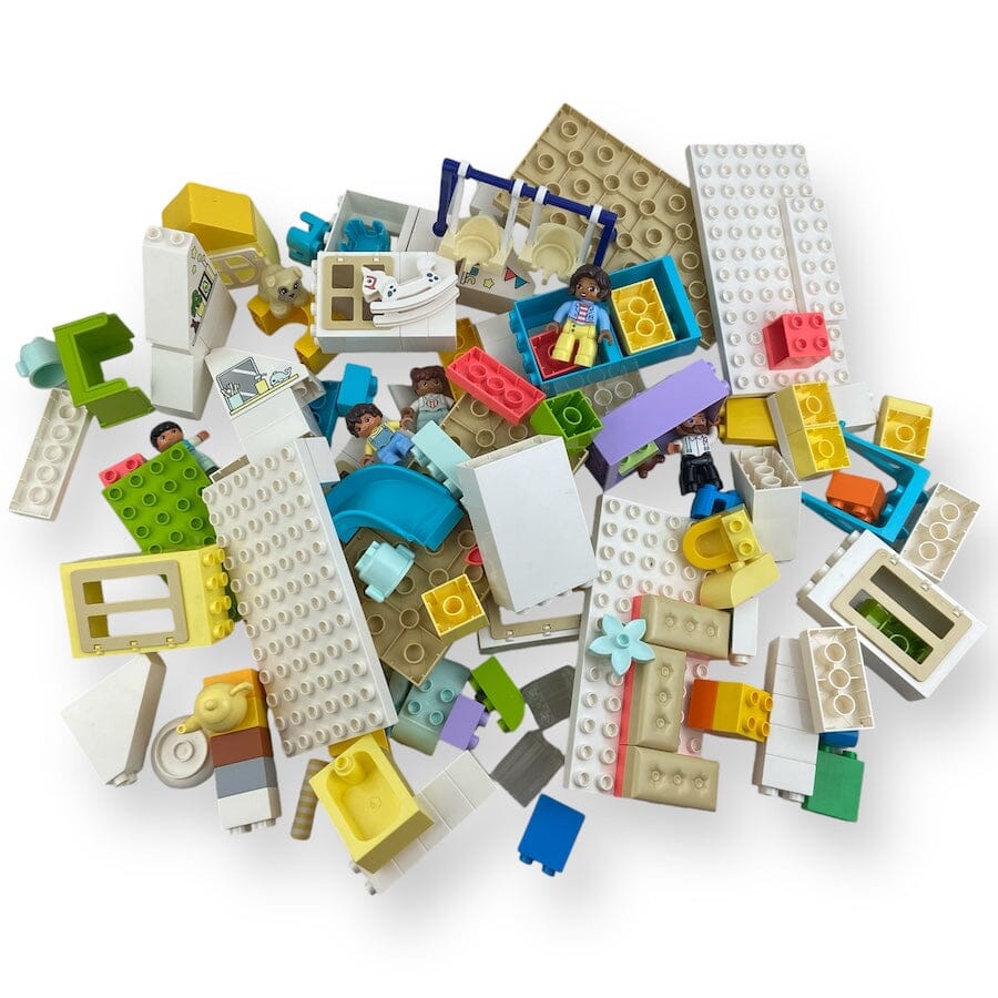 Lego - Lego Duplo Dollhouse with Family Bundle