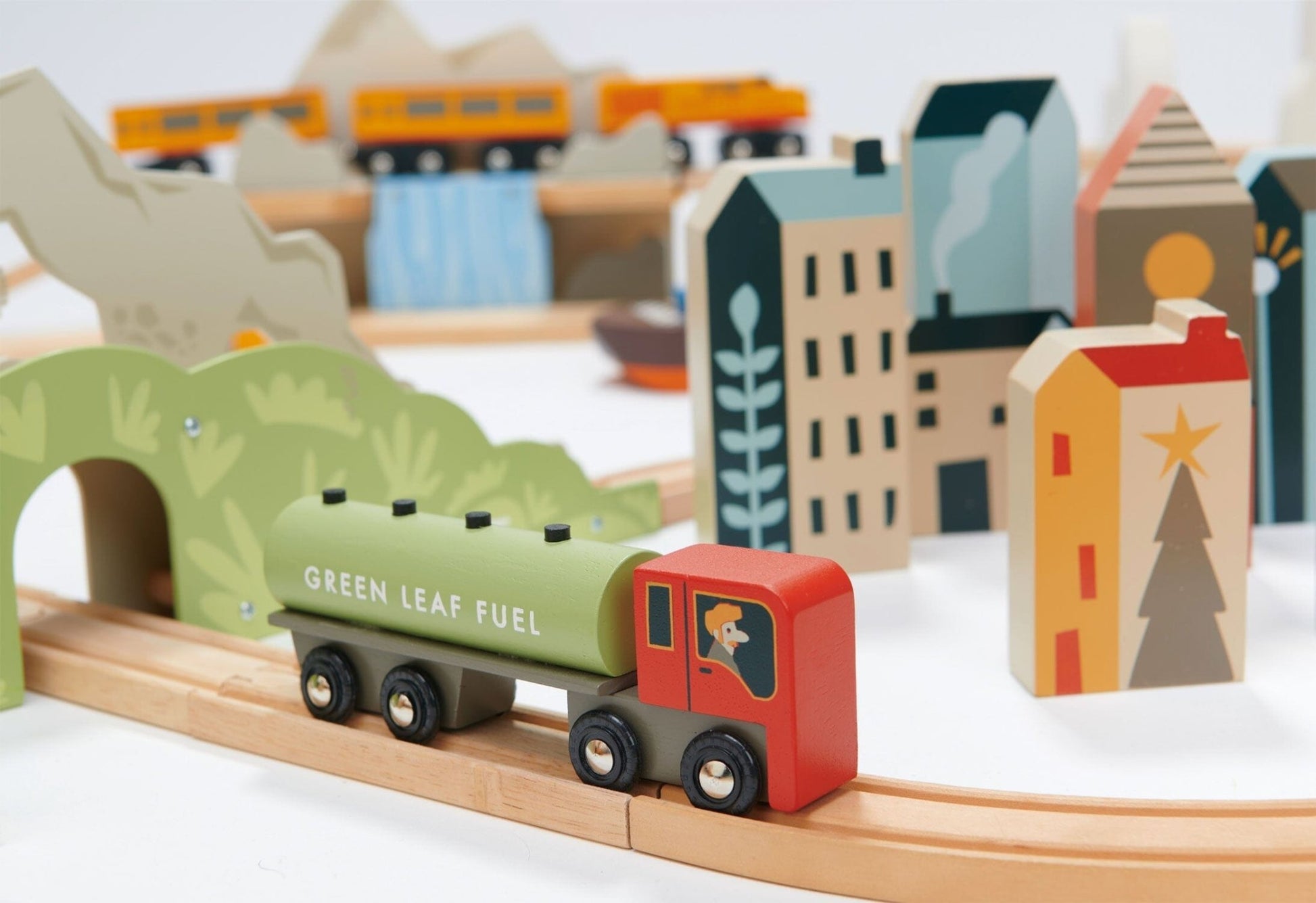Tender Leaf - Mountain View Train Set