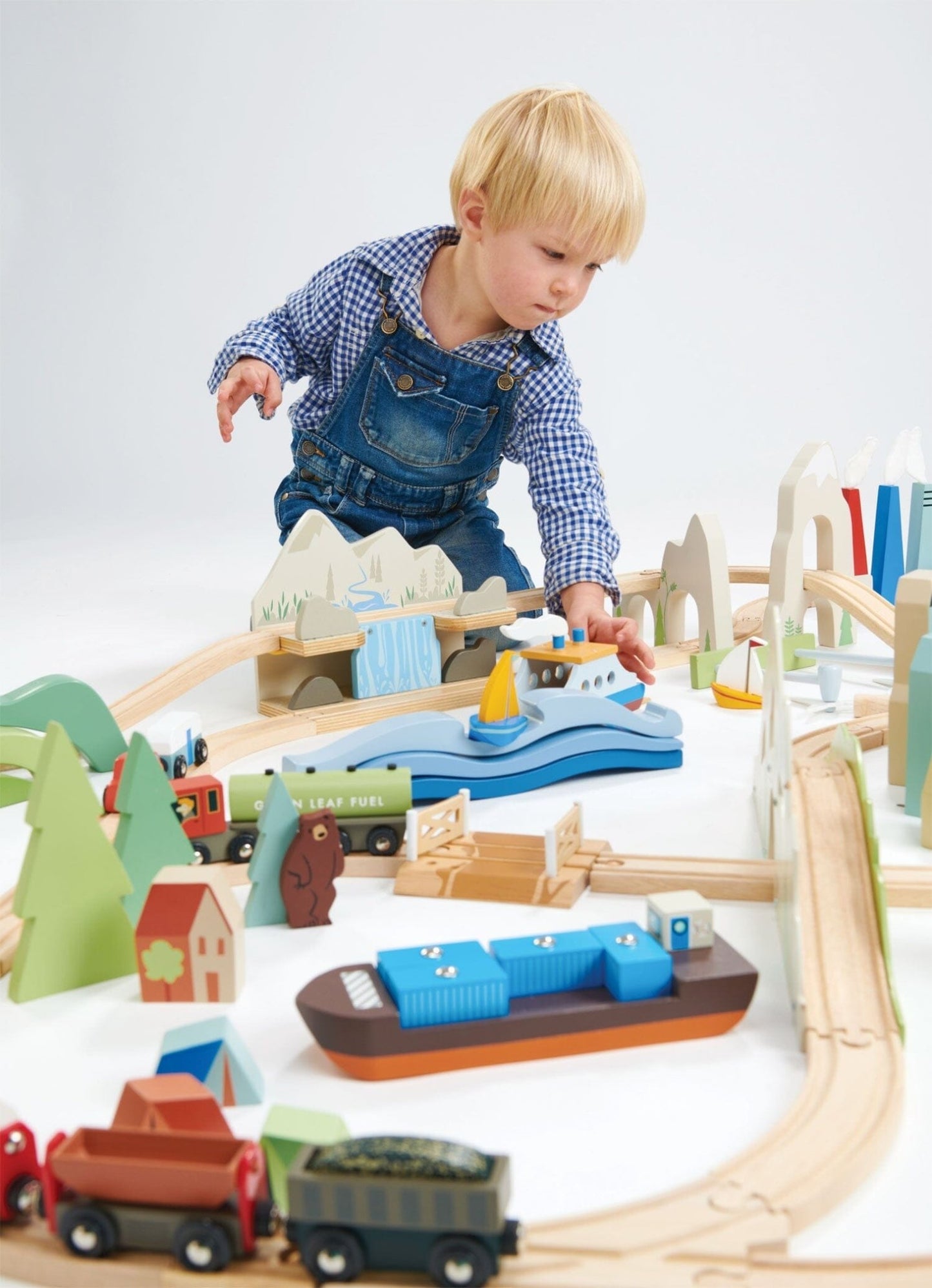 Tender Leaf - Mountain View Train Set