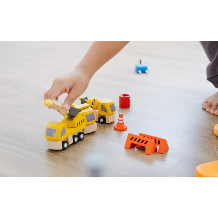 PlanToys Highway Maintenance Truck Set Toys 