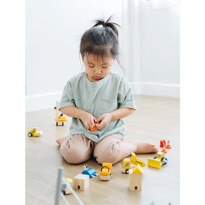 PlanToys Highway Maintenance Truck Set Toys 