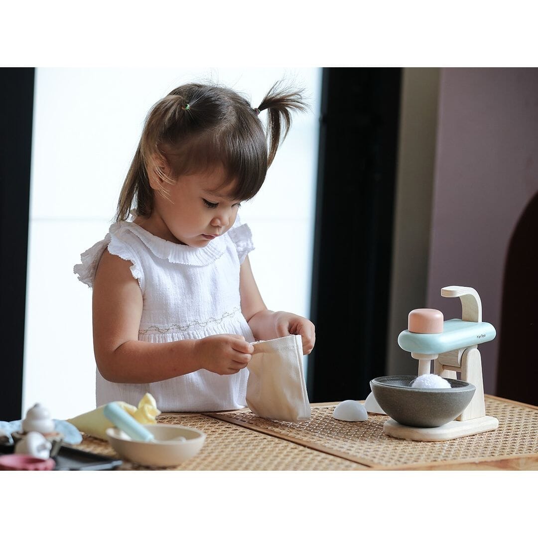 PlanToys USA - PlanToys Stand Mixer Set