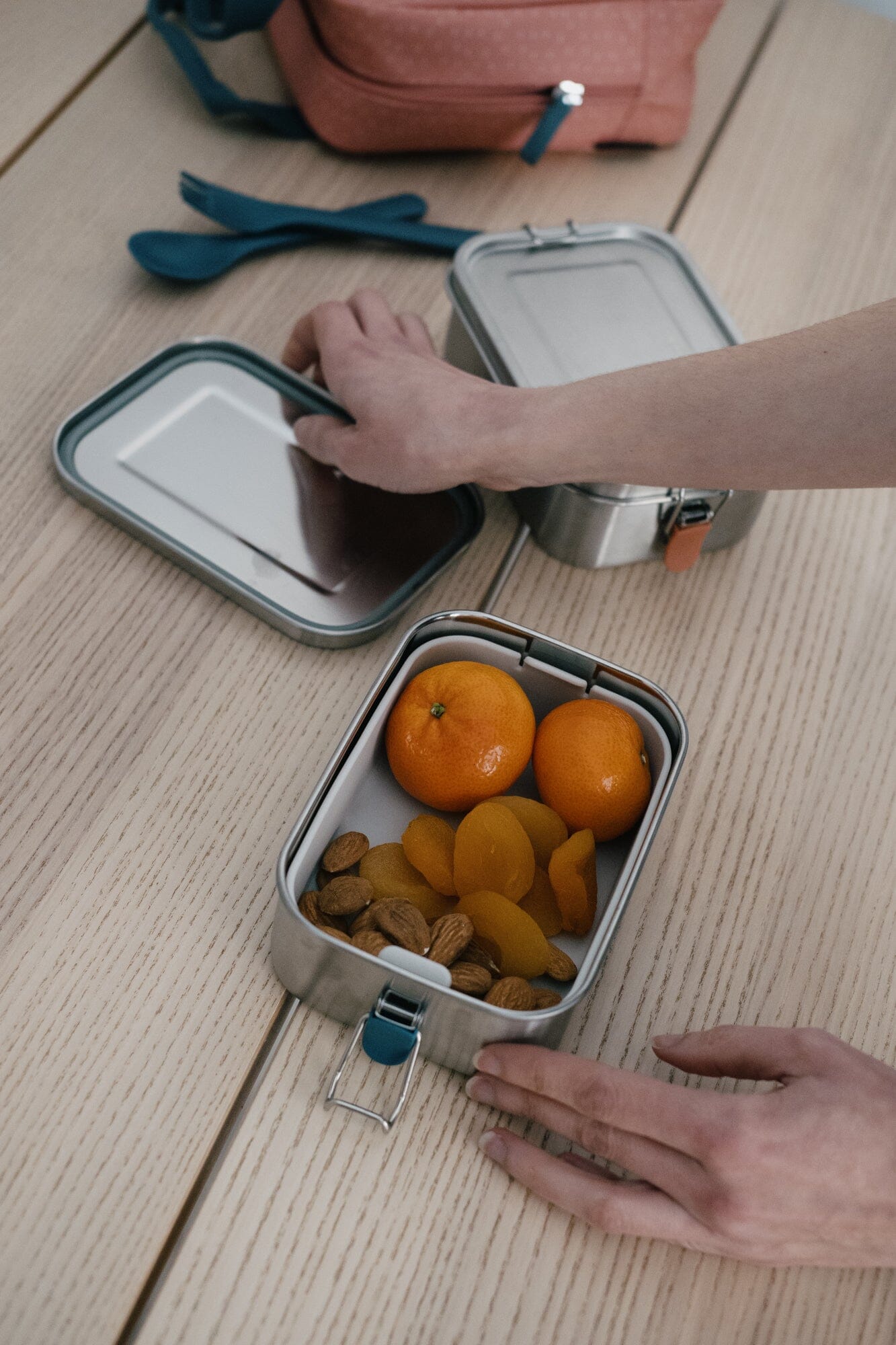 EKOBO USA - DS - Stainless Steel Lunch Box with Heat Safe Insert - Blue Abyss