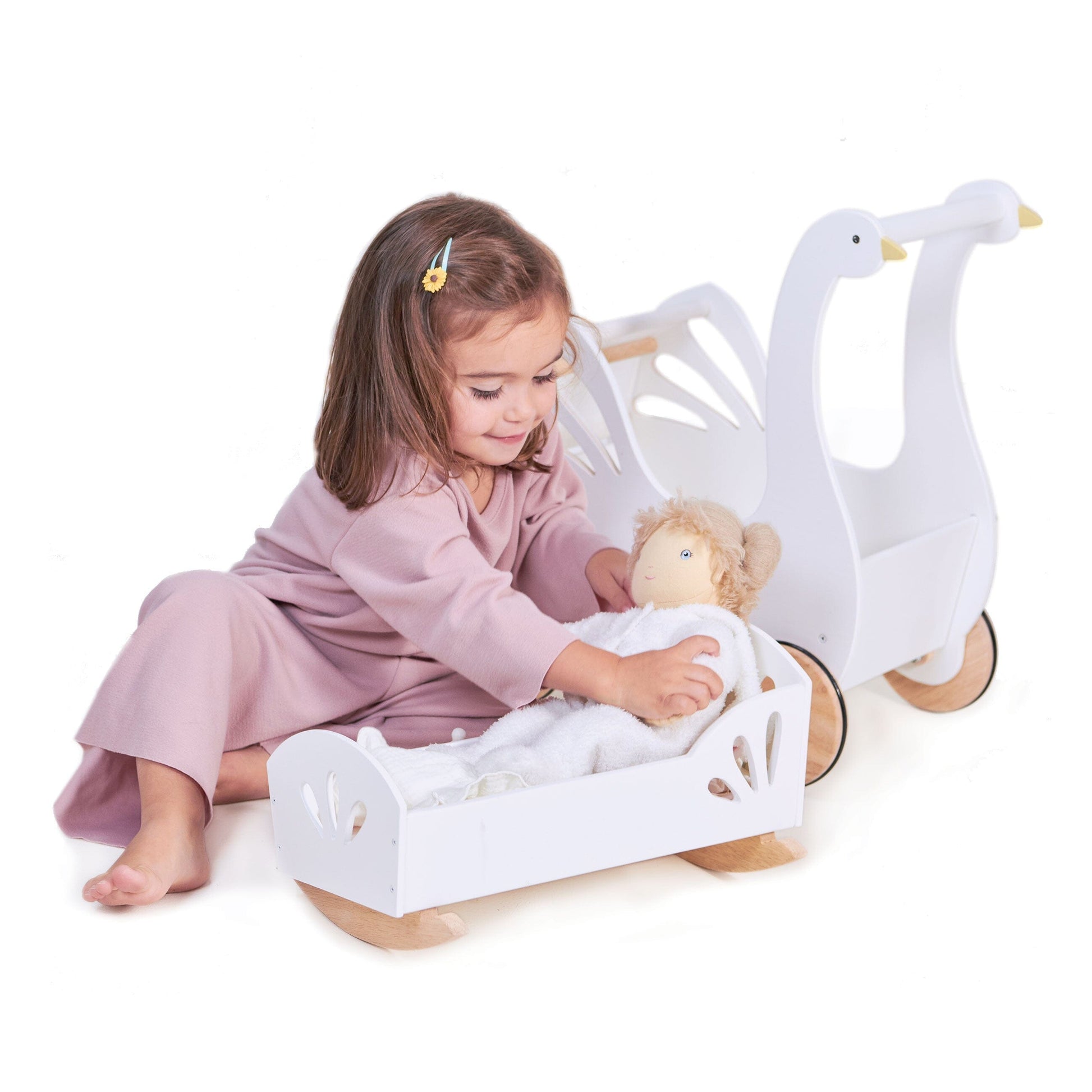 Sweet Swan Dolly Bed 