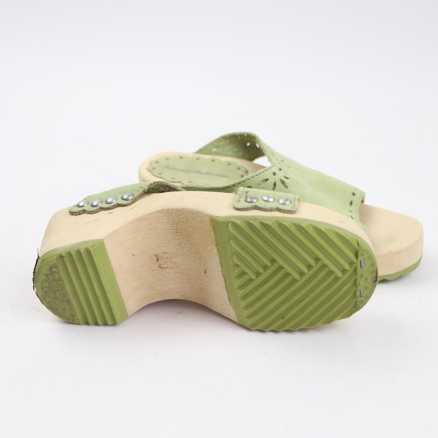 TOYCYCLE - Hanna Andersson Clogs Size 25