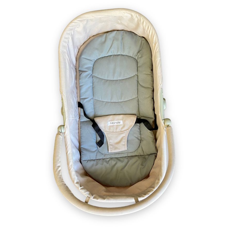 Hibinate baby bassinet cheap and bouncer