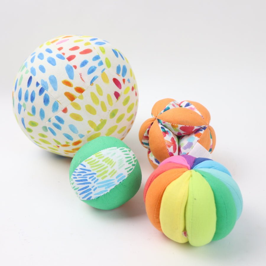 toycycle - Lovevery 4 - pc. Cloth Ball Set