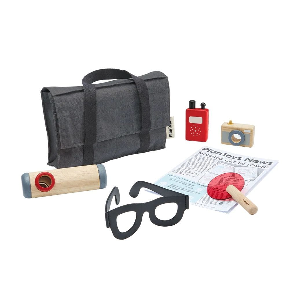 PlanToys Detective Set Toys product shot with canvas bag, detective glasses and spy glass, wooden toy camera and wooden toy radio