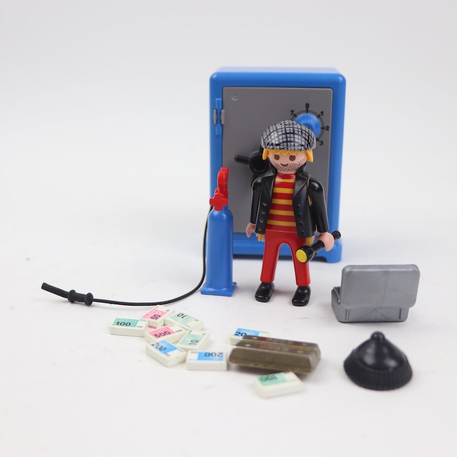 TOYCYCLE - Playmobil Safe and Bandit Playset