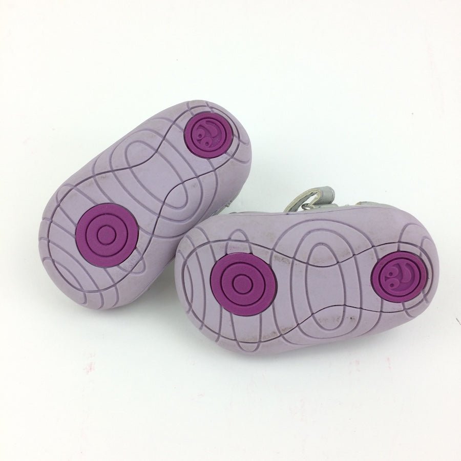 TOYCYCLE - Stride Rite Surprise Shoes Size 2