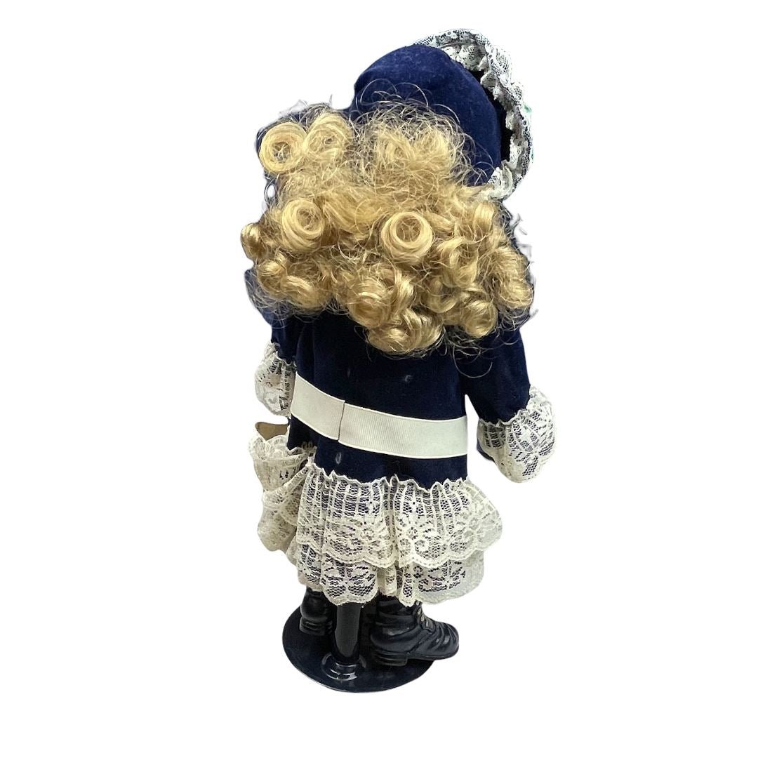 TOYCYCLE - The Boyds Collection Porcelain Doll
